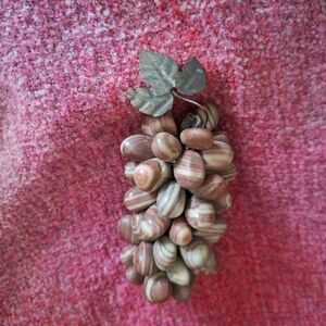 Elegant Stone Grape Cluster with Leaf Accent